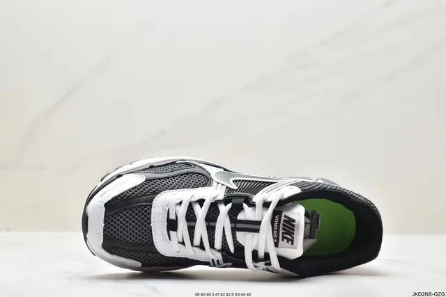 Nike Black Gray Mesh Upper Synthetic Cage Overlay Running Shoes 8