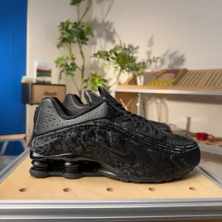 Nike حذاء رياضي أسود أحادي اللون مثقوب صناعي علوي أسلوب حياة