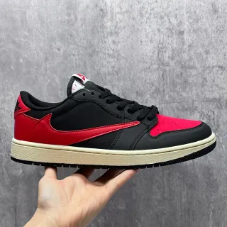 Nike أسود وأحمر لوتوب جلدي وصناعي علوي نمط حياة أحذية رياضية