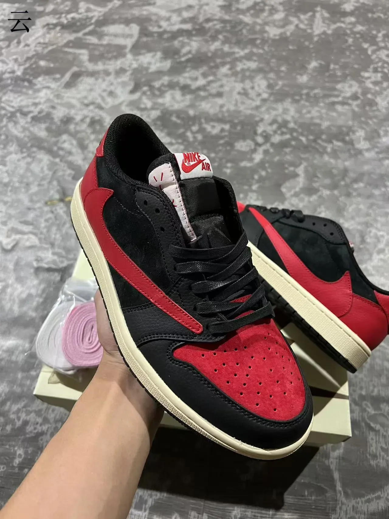 Nike Zapatillas Lifestyle de Cuero-Suede Paneladas Negro Rojo Bajas 2