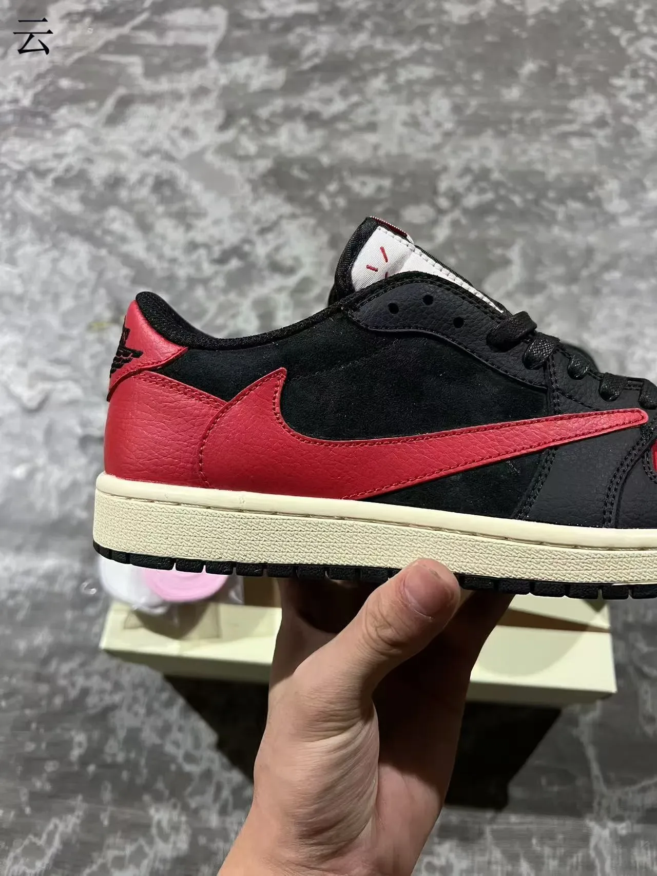 Nike Zapatillas Lifestyle de Cuero-Suede Paneladas Negro Rojo Bajas 6