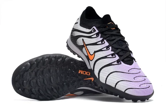 Nike Black White Low-Cut Knit Upper Wave-Patterned Synthetic Overlays Turf Soccer Shoes 2