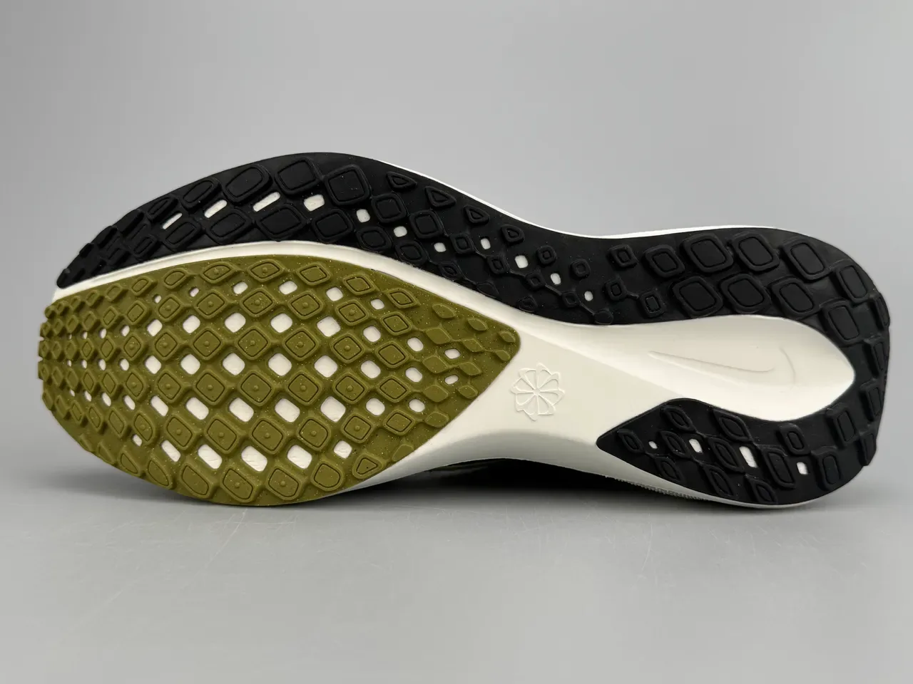 Nike Black Yellow Engineered Mesh Upper Air Zoom Forefoot Unit Running Shoes 8
