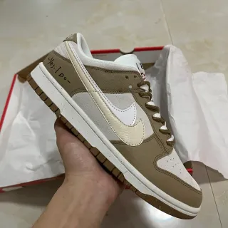 Nike Dunk Low بيج وكريم أحذية نمط الحياة