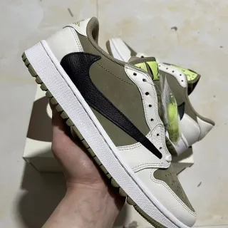 Nike Dunk Low أخضر زيتوني وأبيض أحذية رياضية أسلوب حياة