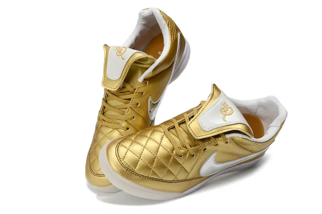 Nike Sapatos de futebol indoor de couro com ponta acolchada em ouro, prata e metálico 7