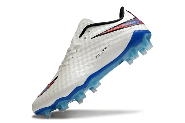 Nike Hypervenom Chuteiras de futebol branco e azul low-cut com upper sintético texturizado honeycomb na ponta do pé para terreno firme 3