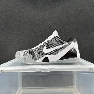 Nike Kobe Chaussures de Basket Monochrome à Empeigne Tricotée Salpicée