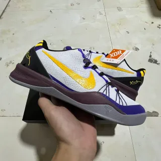 Nike Kobe Tênis de Basquete Branco e Roxo de Baixo com Malha