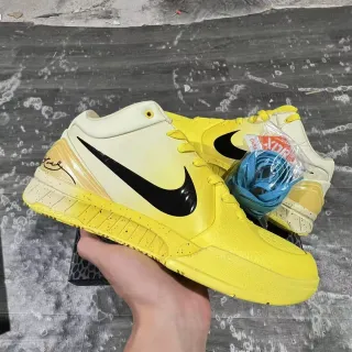 Nike Kobe Zapatos de baloncesto amarillo beige high-top con gradiente