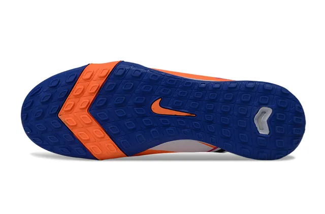 Nike কমলা নীল বুনা উপর নিম্ন-কাট কলার ইন্ডোর সকার জুতো 6