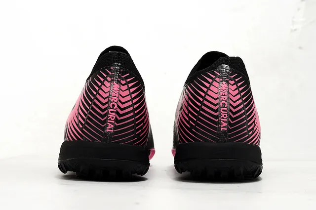 Nike Phantom GT Black Pink Knit Upper Low-Cut Collar Turf Soccer Shoes 4