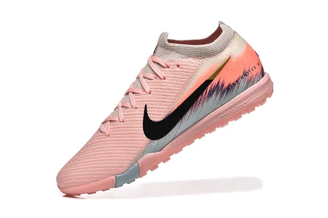Nike Phantom GT Turf وردي أسود فرشاة Turf أحذية كرة القدم 4