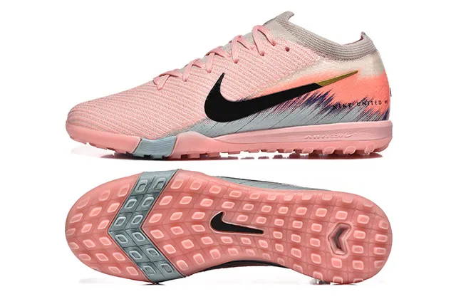 Nike Phantom GT Turf وردي أسود فرشاة Turf أحذية كرة القدم 9