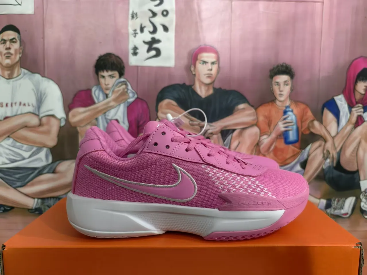 Nike গোলাপি আর সাদা লো-টপ মেশ এবং সিন্থেটিক বাস্কেটবল জুতো 3