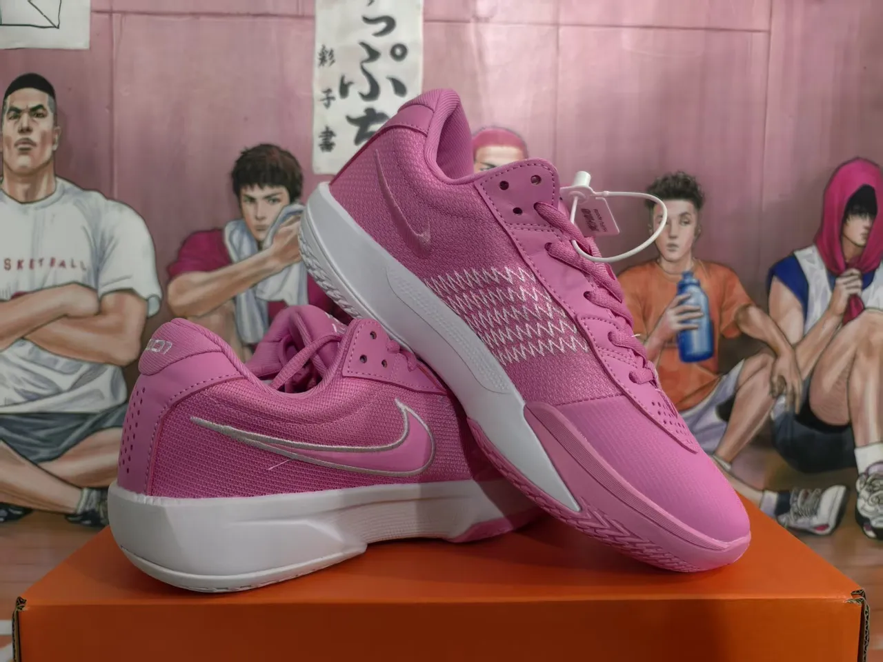 Nike গোলাপি আর সাদা লো-টপ মেশ এবং সিন্থেটিক বাস্কেটবল জুতো 4