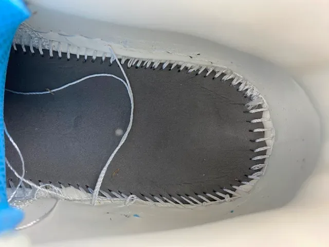 Nike 粉灰 铆钉 Swoosh 图案 鳄鱼压纹 鞋跟 生活方式运动鞋 8