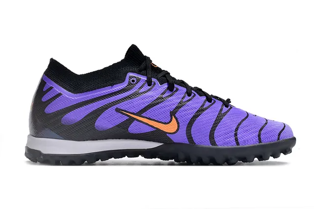 Nike أحذية كرة القدم للعشب بنفسجي وأسود مع وجه علوي من التنسج وطبقات الموجة الاصطناعية 5