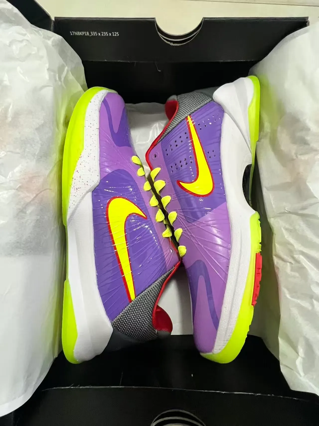 Nike أحذية كرة السلة بنفسجي أصفر لامعة من البولي يوريثان حيوية Swoosh وأربطة 9