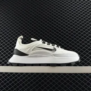 Nike React X Pegasus Trail 2026 সাদা কালো স্তরযুক্ত সিন্থেটিক মেশ এবং TPU ওভারলে দৌড়ের জুতো