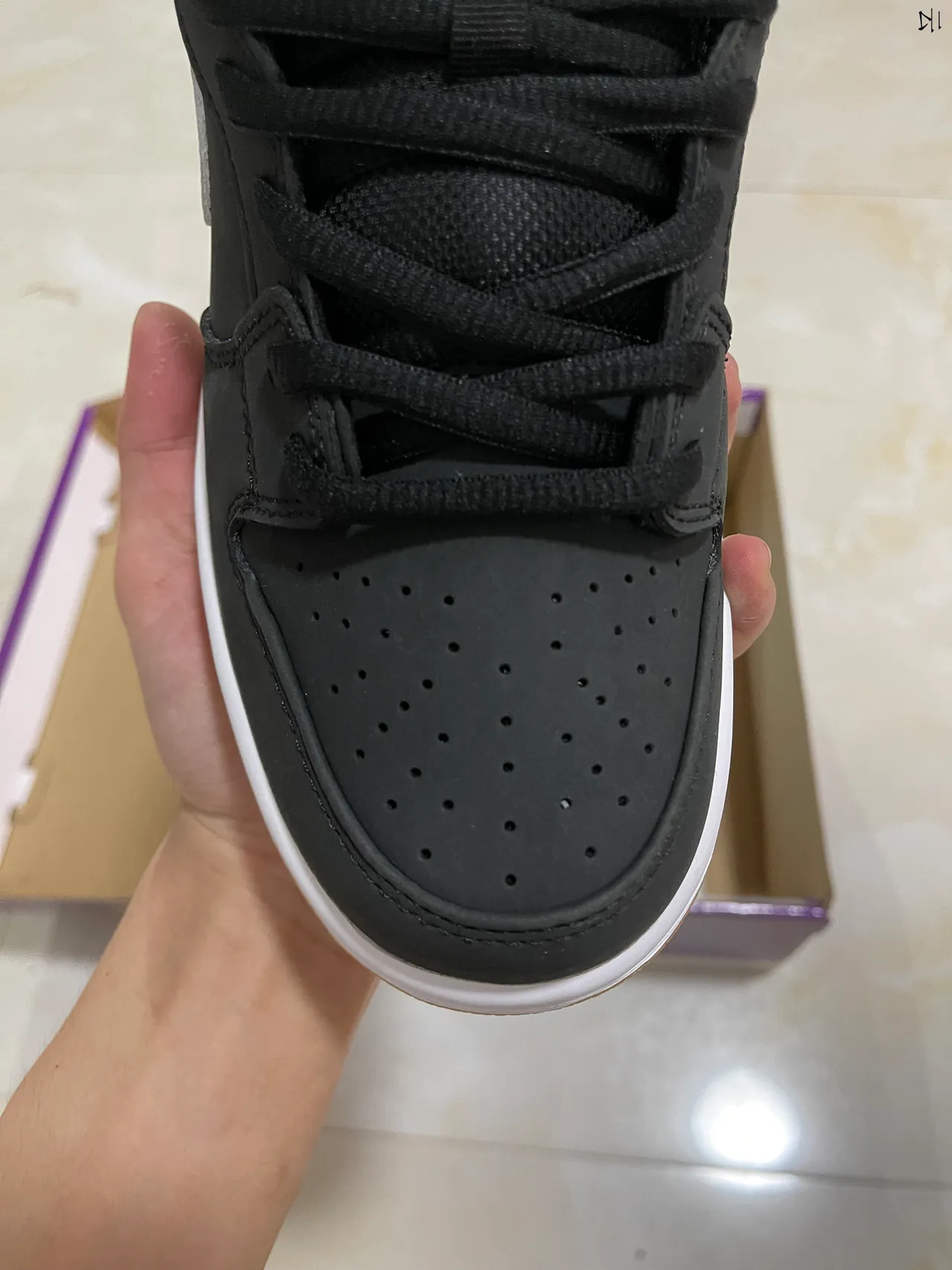 Nike SB Dunk Low काली सफेद गम स्केटबोर्ड जूते 3