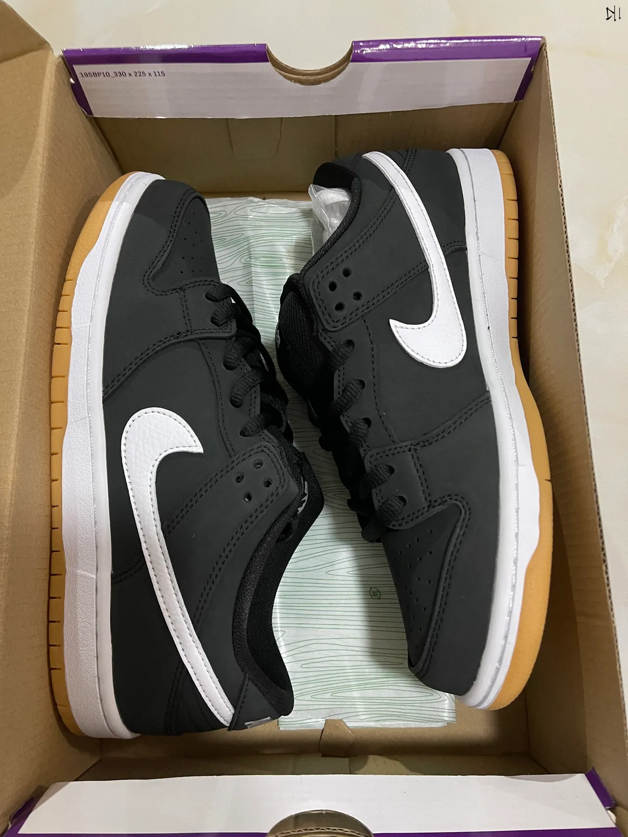 Nike SB Dunk Low काली सफेद गम स्केटबोर्ड जूते 8