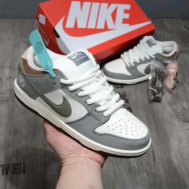 耐克 SB Dunk Low 灰白橄榄滑板鞋 2