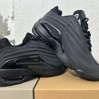 Nike Shox أسود أحادي اللون حذاء أسلوب حياة