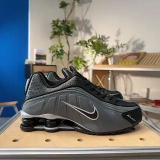 Nike Shox R4 أسود رمادي نمط حياة أحذية رياضية