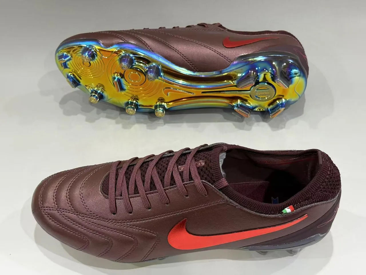 Nike Tiempo Legend Chaussures de football Rouge Vin Iridescent Terrain ferme 6