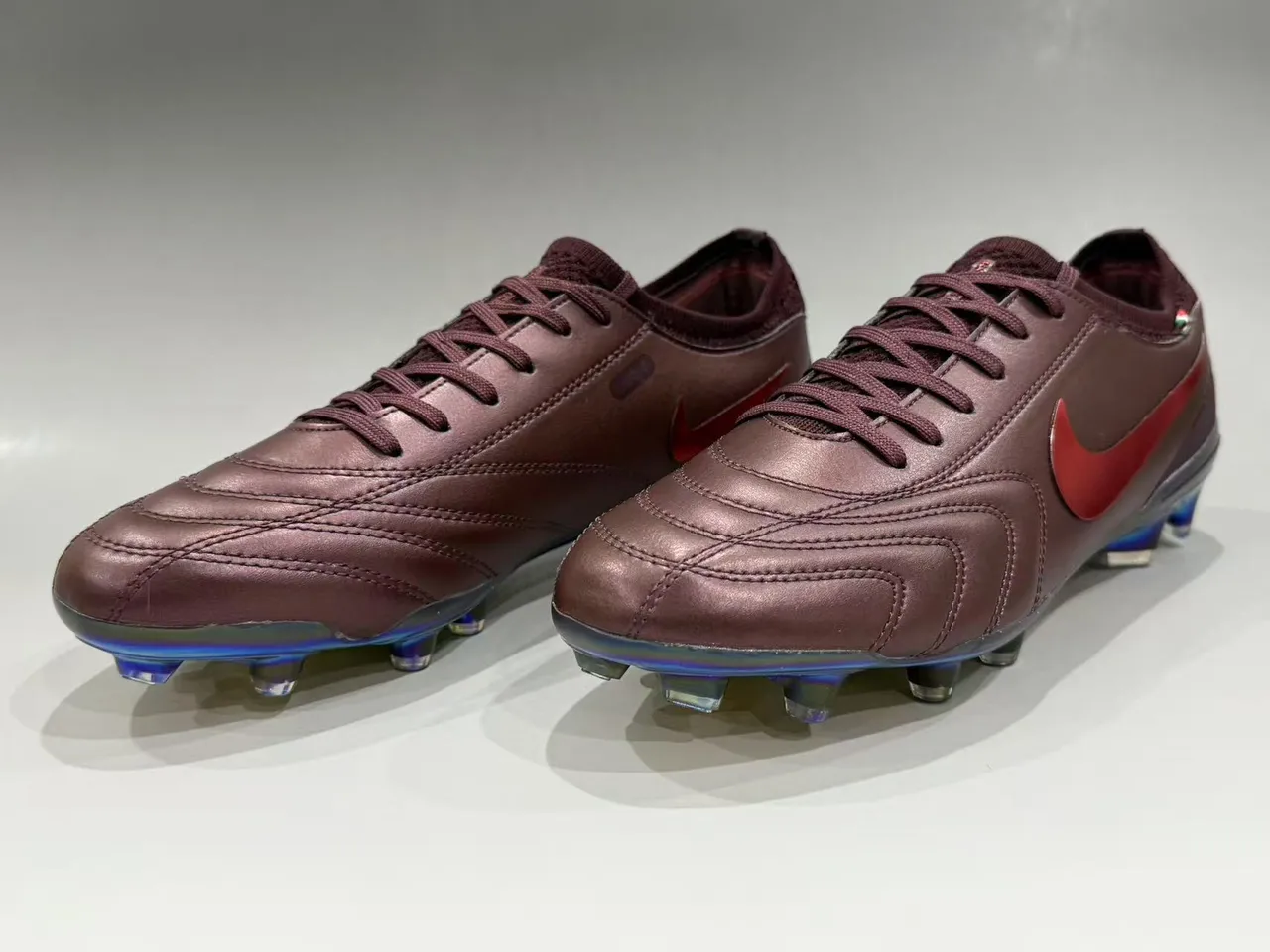 Nike Tiempo Legend Chaussures de football Rouge Vin Iridescent Terrain ferme 7
