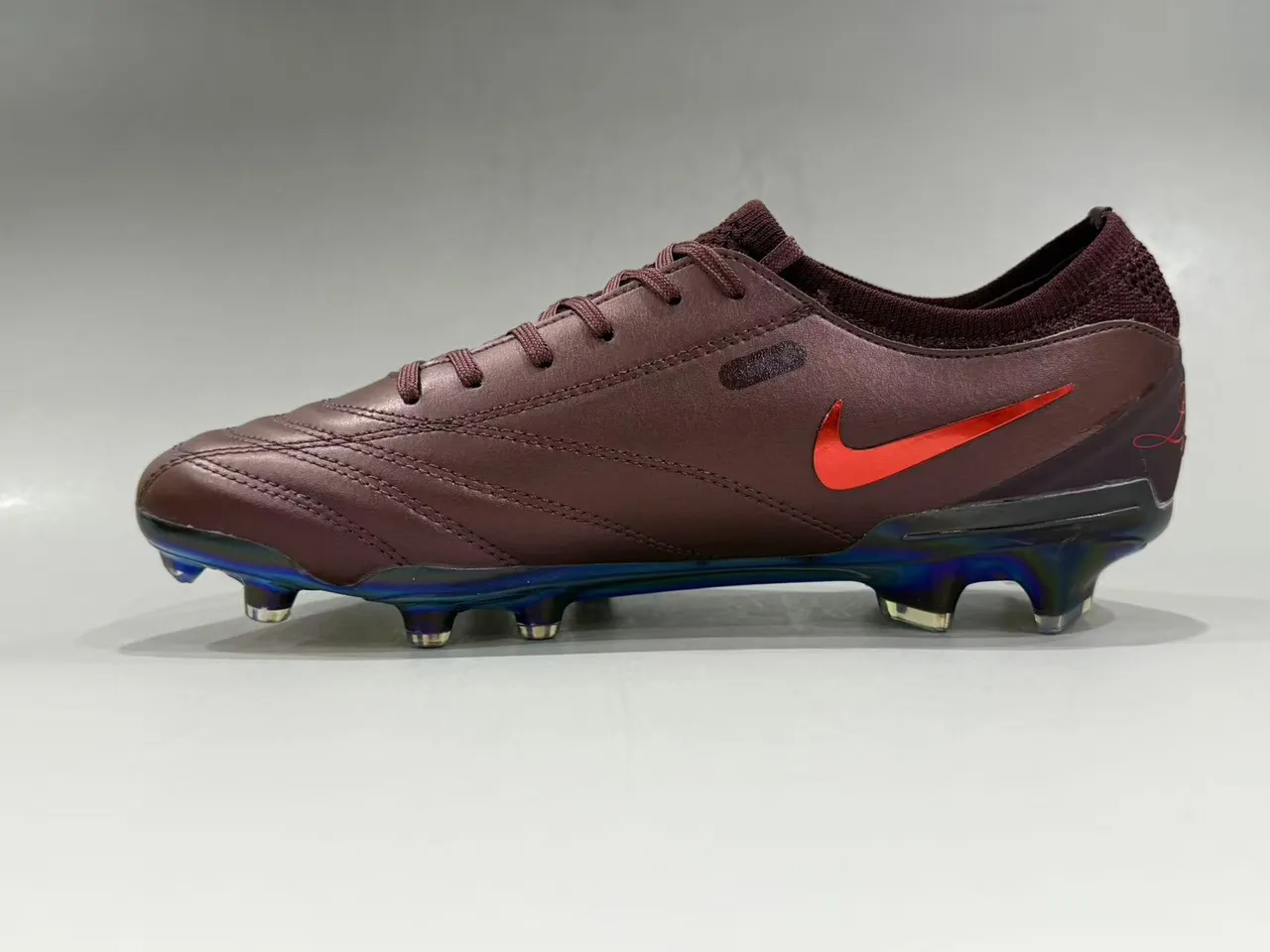 Nike Tiempo Legend Chaussures de football Rouge Vin Iridescent Terrain ferme 8