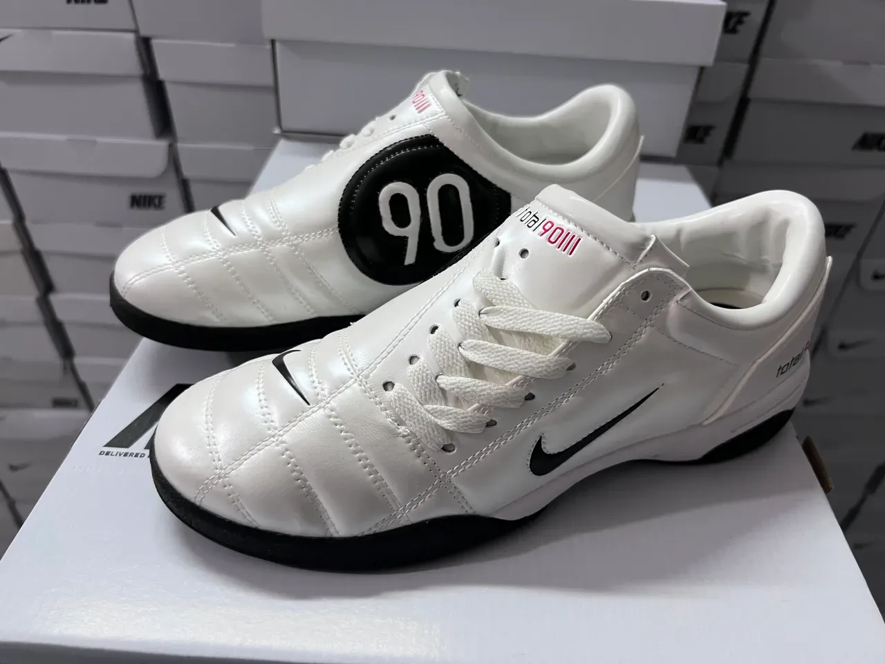 Nike Total 90 III সাদা কালো লাল ইন্ডোর সকার জুতা 2