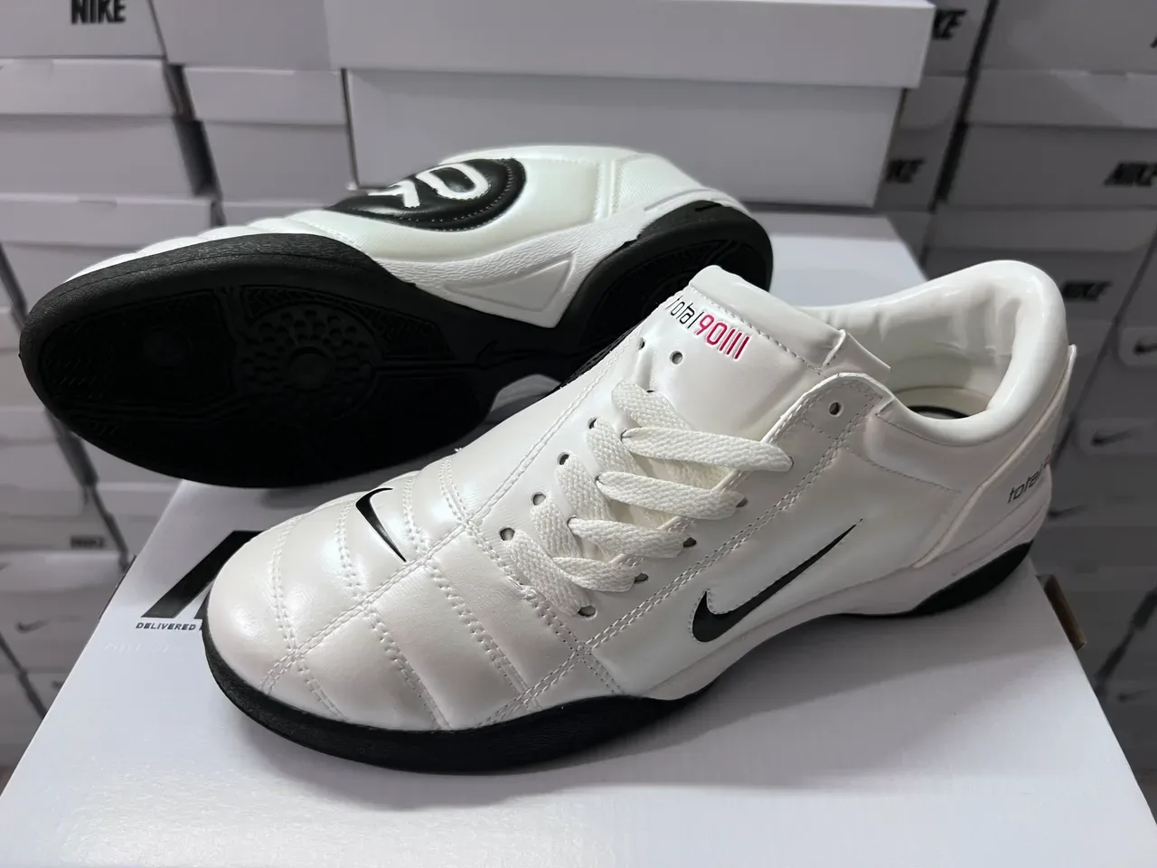 Nike Total 90 III সাদা কালো লাল ইন্ডোর সকার জুতা 3