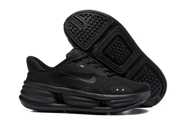 Nike White Black Sculpted Midsole Breathable Mesh Upper Chunky Sneakers 23