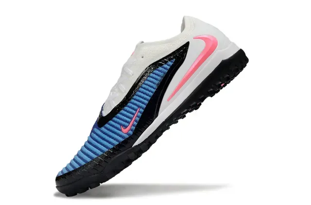 Nike White Blue Low-Cut Knit Upper Turf Soccer Shoes 3
