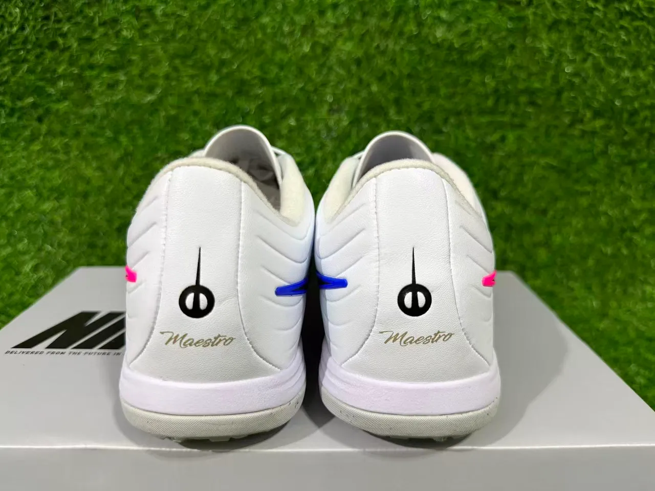 Nike Blanc Bleu basse haut synthétique superposition avant-pied côtelé gazon chaussures de football 2