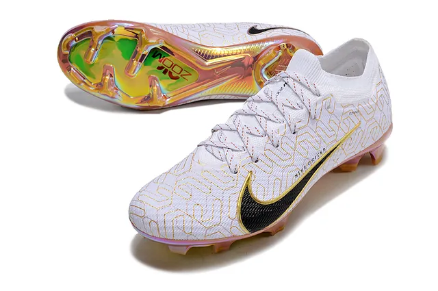 নাইক সাদা সোনালি Flyknit উপরের অংশ জ্যামিতিক প্রিন্ট ফার্ম-গ্রাউন্ড সকার শু 3
