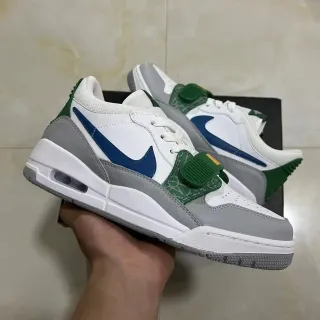 Nike White Green Low-Top Strapped Lifestyle Sneakers