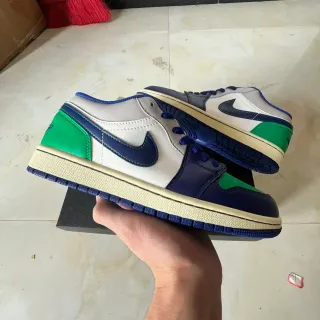 Nike Zapatillas Lifestyle Blancas y Navy de Cuero Low-Top