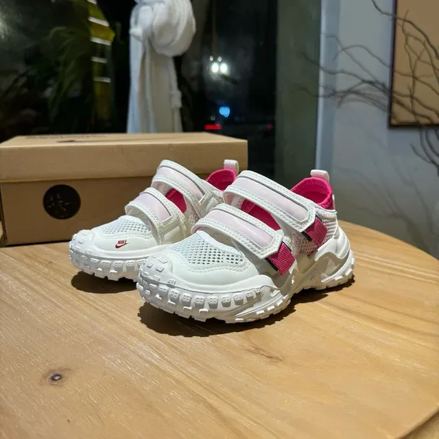 Nike White Pink Chunky Sole Dual Velcro Straps Lifestyle Sneakers 4