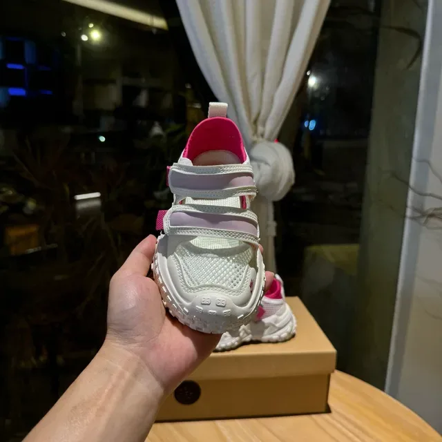 Nike White Pink Chunky Sole Dual Velcro Straps Lifestyle Sneakers 9