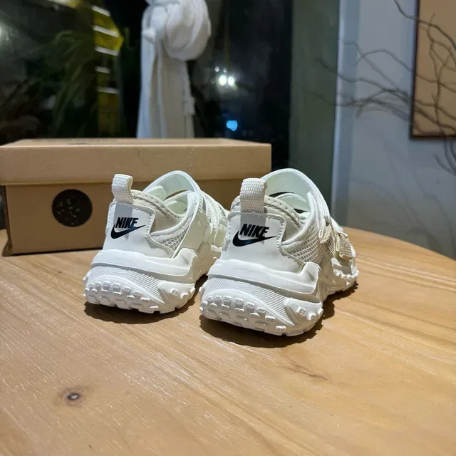 Nike White Pink Chunky Sole Dual Velcro Straps Lifestyle Sneakers 17