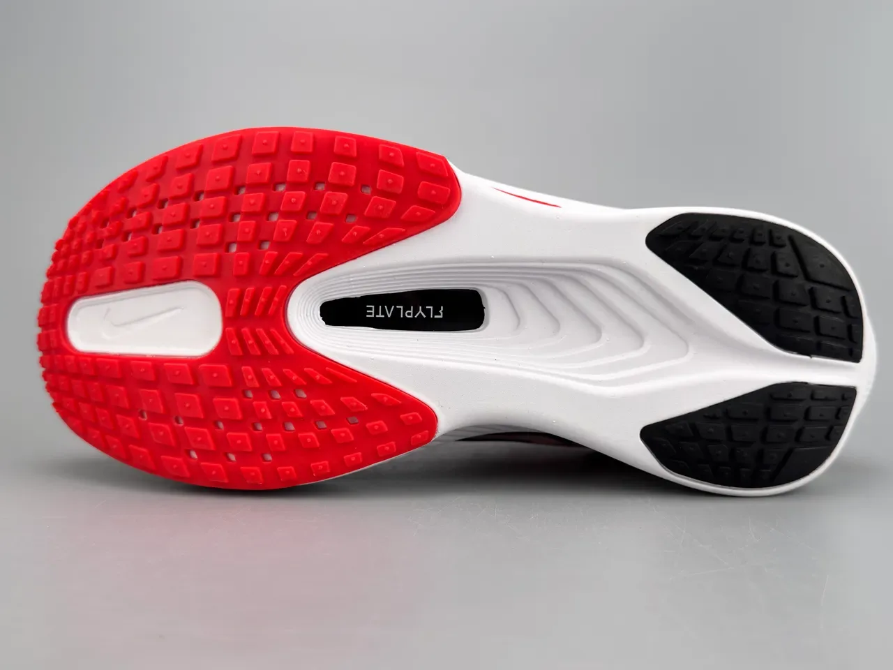 Nike Zoom Fly White Red Flame-Print Mesh Upper Full-Length ZoomX Midsole Running Shoes 4