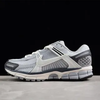 Nike Zoom Vomero 5 हल्का भूरा गहरा भूरा रनिंग जूते