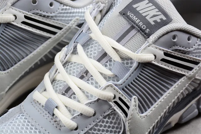 Nike Zoom Vomero 5 Cinza claro Cinza Escuro Tênis de Corrida 7