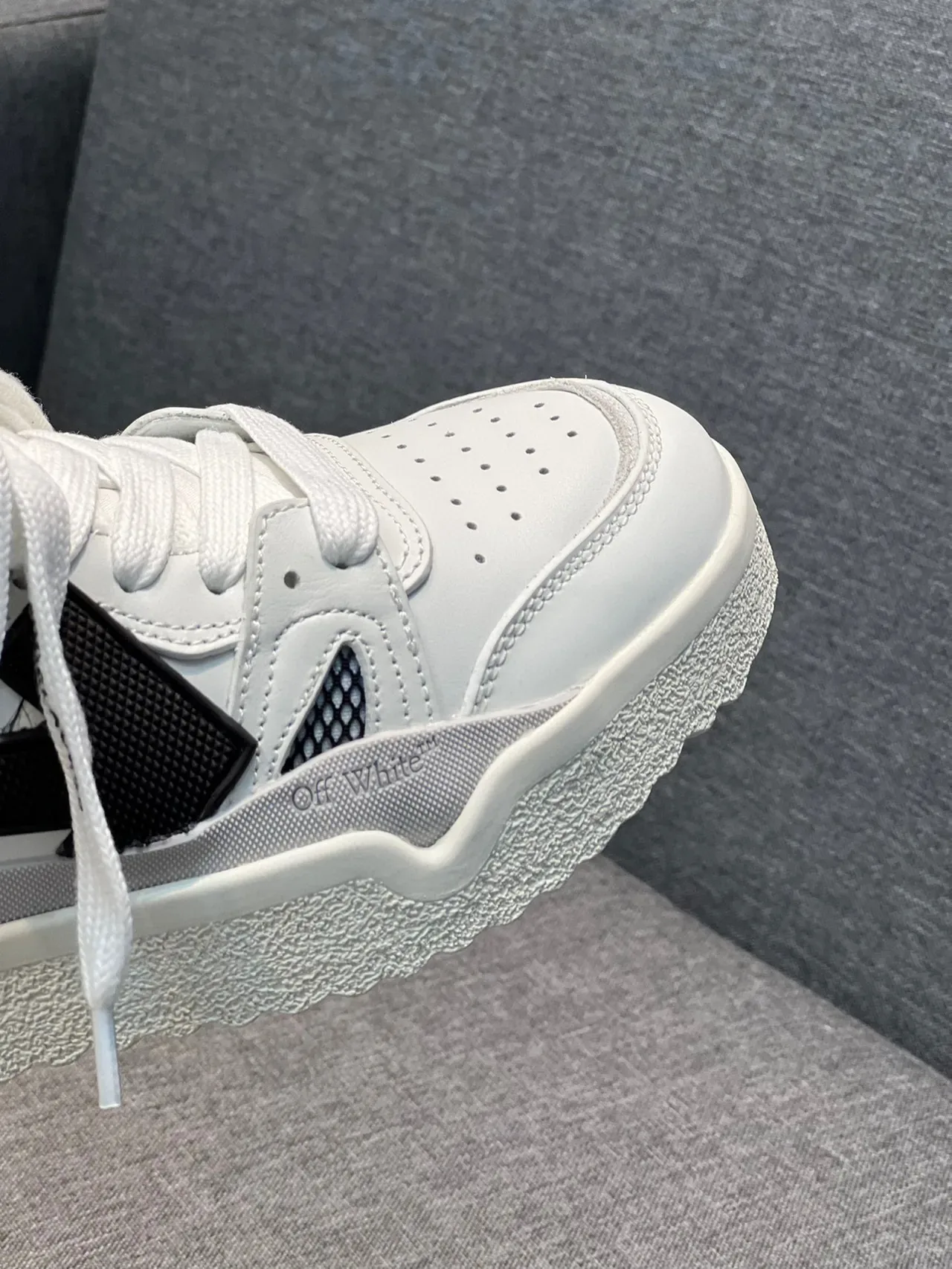 Off-White Black Low-Top Perforated Toe Lifestyle Sneakers 3