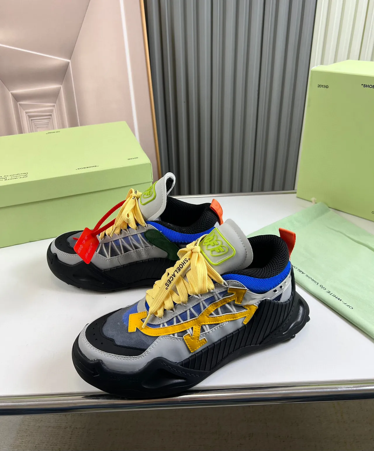 Off-White حذاء رياضي سميك رمادي أصفر صناعي شيك نقش السهم التداخل 8