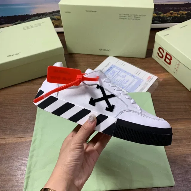 Off-White The Ten কালো লো-টপ প্ল্যাটফর্ম ডায়াগোনাল স্ট্রাইপ মিডসোল লাইফস্টাইল স্নিকার 3
