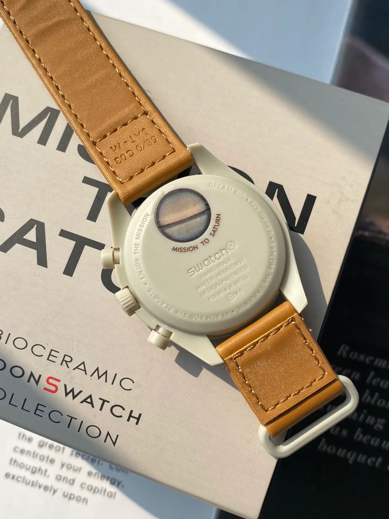 Omega Speedmaster Chronograph وجه بلون بيج حزام بلون تان ساعة ميكانيكية 4